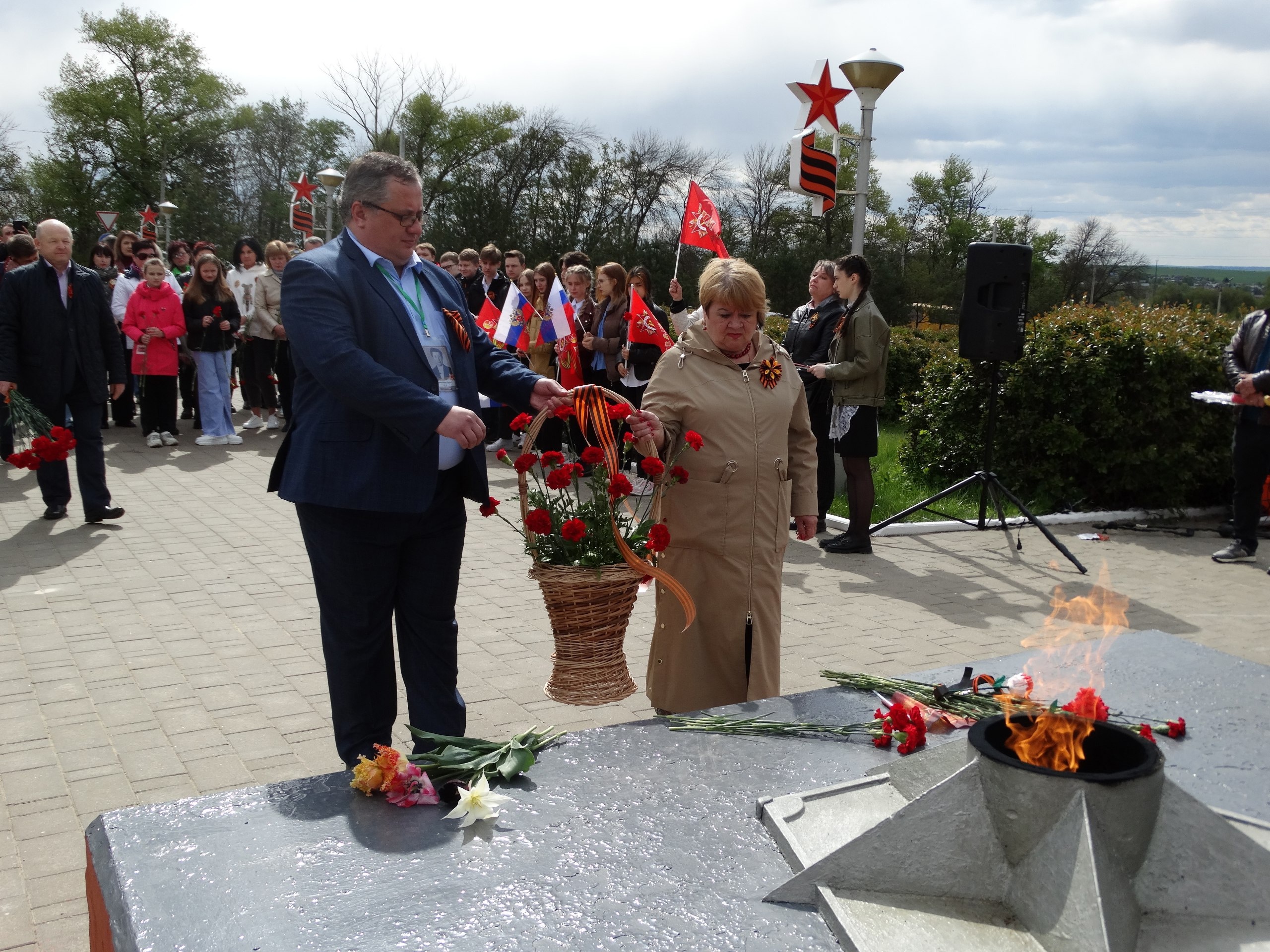 Сегодня, в День Победы, торжественные мероприятия начались с митингов на мемориалах Города воинской доблести Плавска.