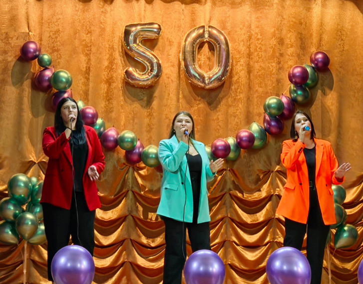 В Мещерино отметили 50-летие сельского Дома культуры. В Мещерино отметили 50-летие сельского Дома культуры.
