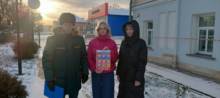 Спасатели и старосты районов рассказали жителям о причинах пожаров и непоправимых последствиях стихии. Спасатели и старосты районов рассказали жителям о причинах пожаров и непоправимых последствиях стихии.